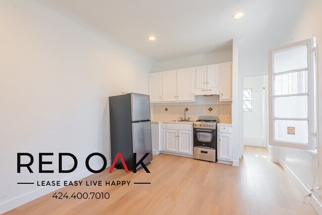 Photo - 706 N St Andrews Pl Unit 106
