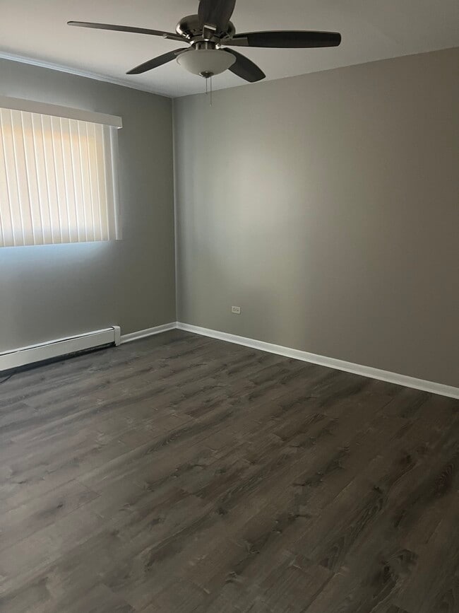 Photo - 8817 S Roberts Rd Unit 5