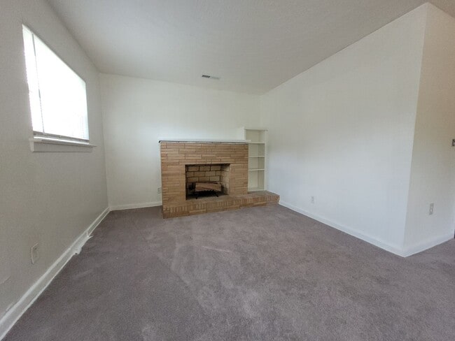 1012 Oaklawn Ave