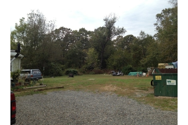 Yard - 403 Pennington Ave Apartments