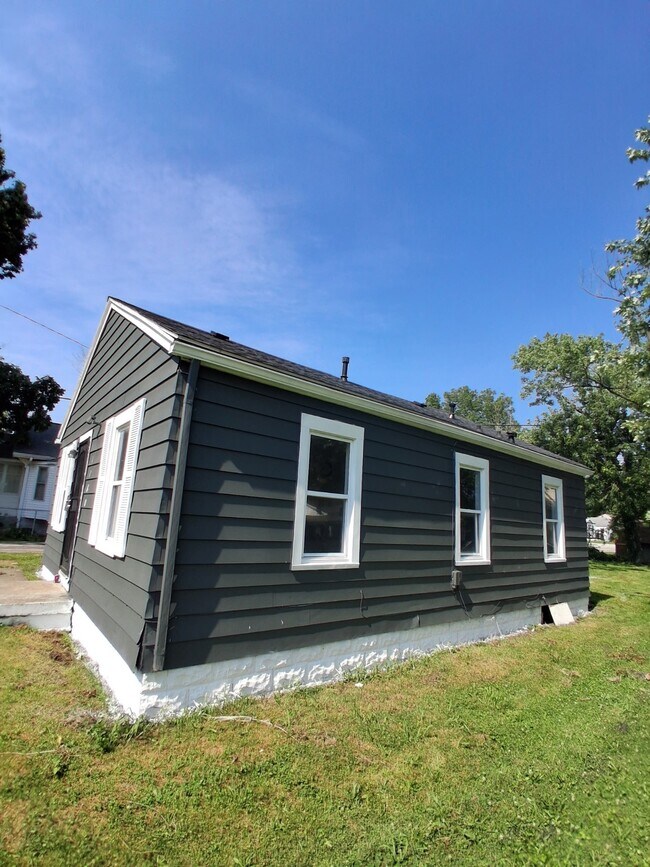 Photo - 1180 N Summit Ave