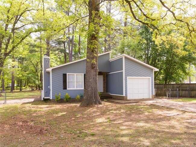 Building Photo - 1683 Rim Rd
