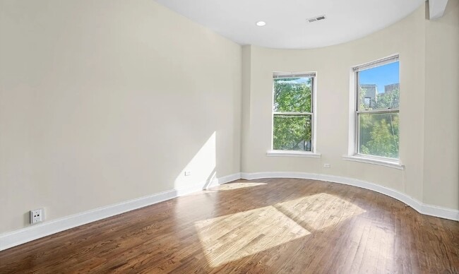 Photo - 4542 S Indiana Ave