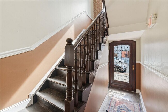 Photo - 90 Court House Pl Unit # 2R