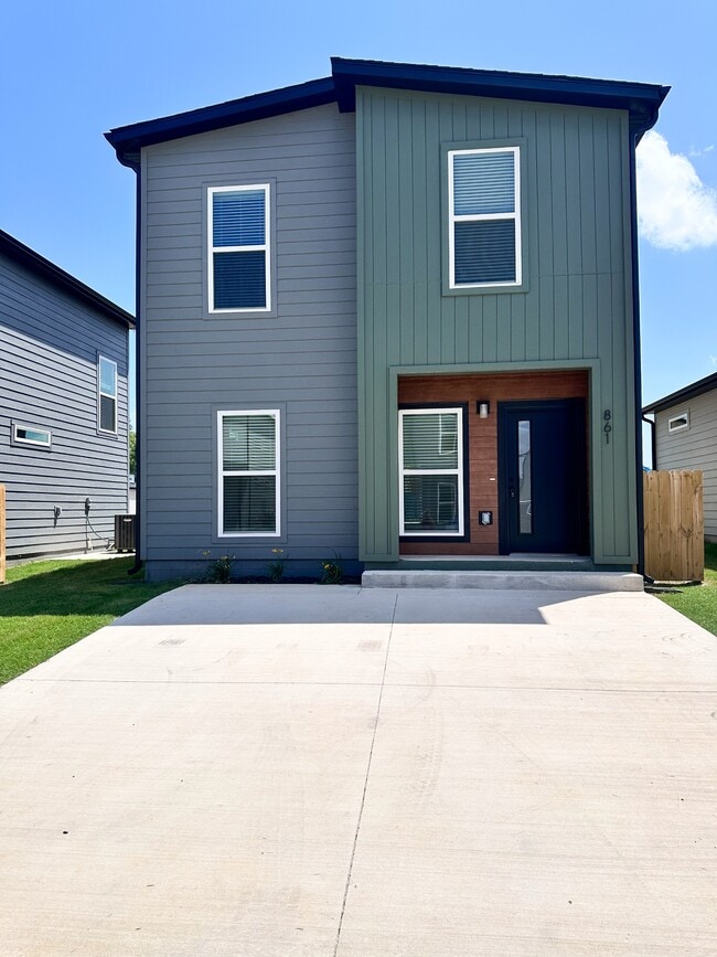 Building Photo - 861 States Ave Rental