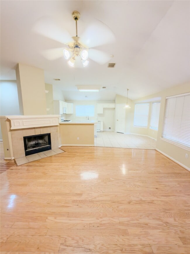 Photo - 818 Presley Way