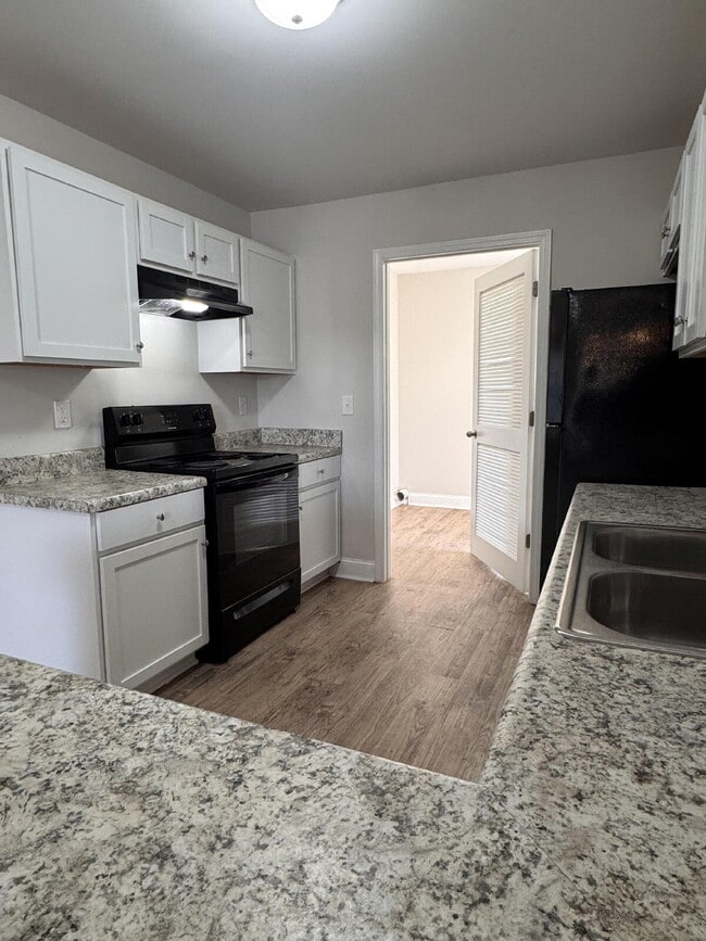 Photo - Inquire today on how to get FREE rent! Unidad B