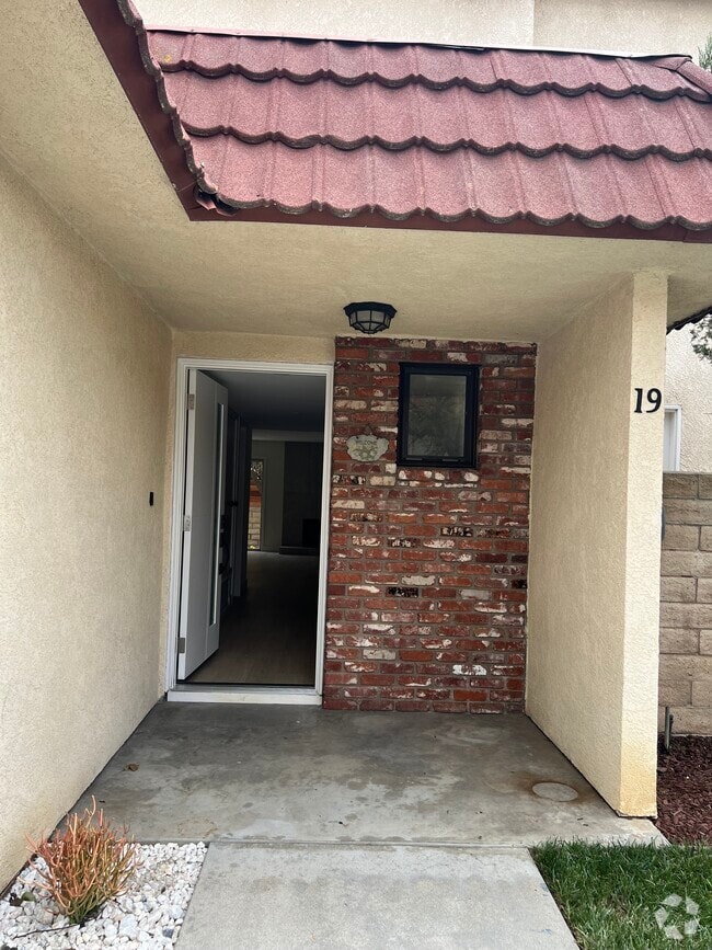 Building Photo - 9950 Reseda Blvd Rental