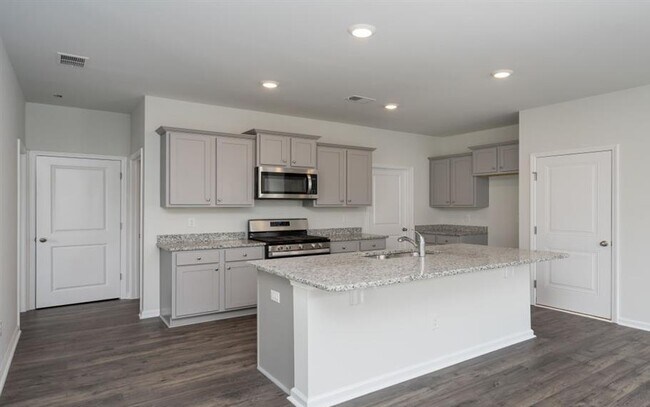 Photo - 568 Turpentine Trl