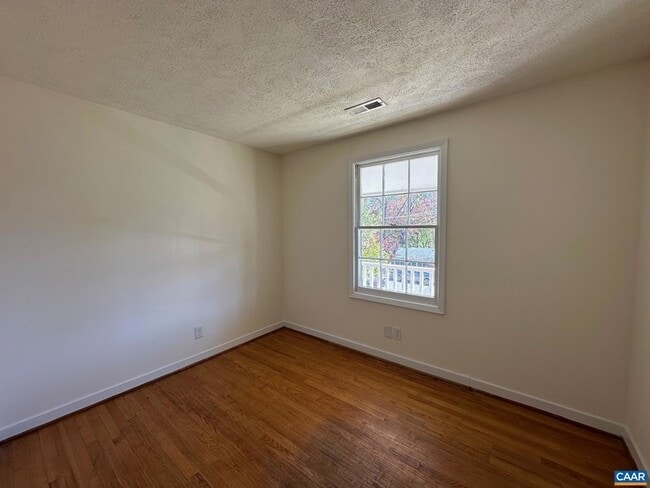 Photo - 1105 River Ct