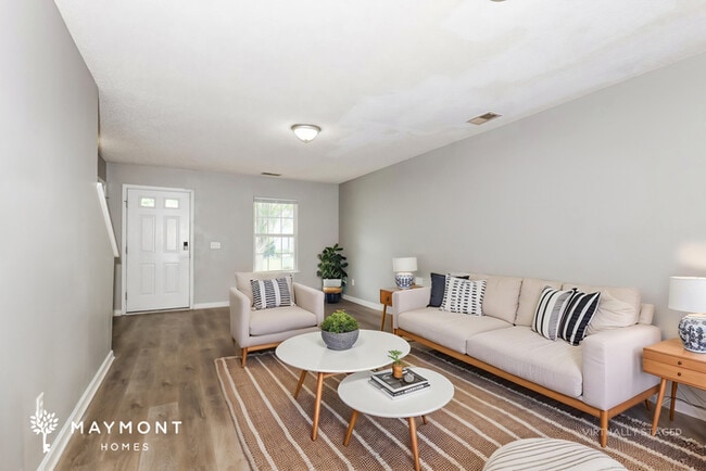 Photo - 313 Denman Loop