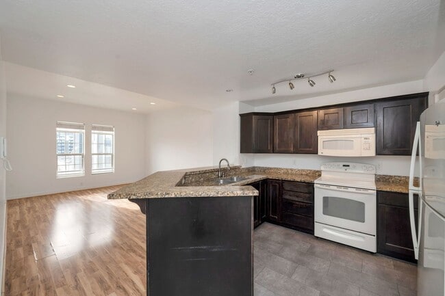 Photo - Stunning Down Town Condo in Secure Building Unidad 304