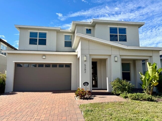 Building Photo - Home For Rent In Saint Cloud with 5 Bedroom/3 Baths