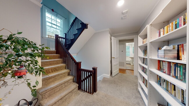 Photo - 16 Linden Ter Unit 1