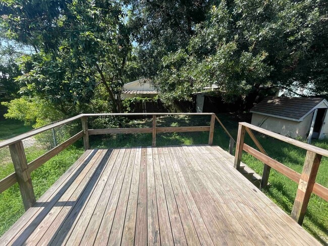 Photo - 601 Whitehurst St