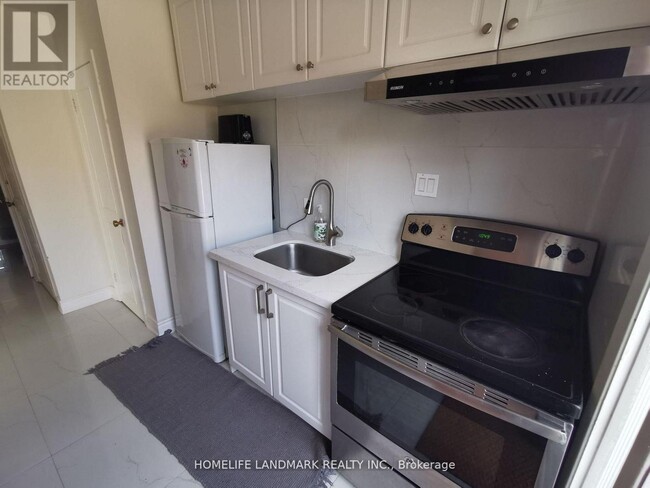 Photo - 84 Harrington Crescent