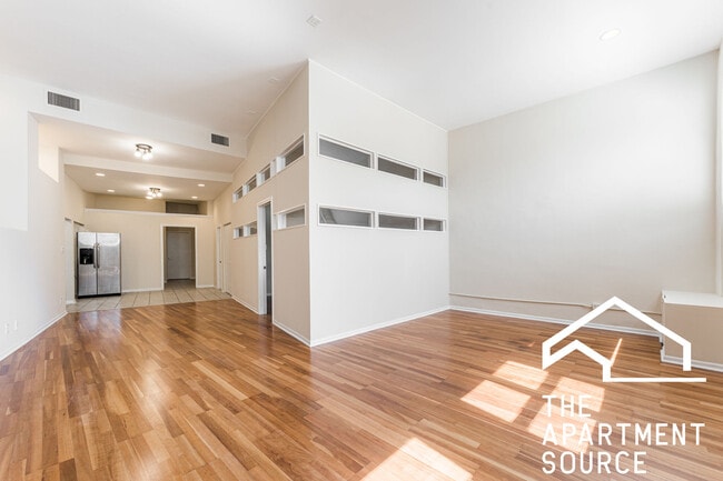 Photo - 2120 W Grand Ave Apartments Unit D