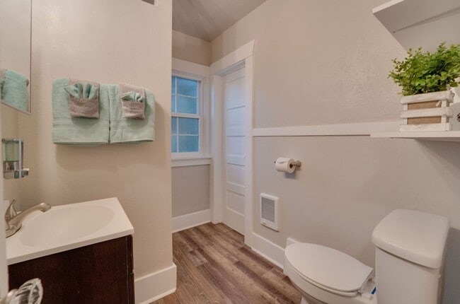 Photo - Garland district 1 bedroom apartment (Furn...