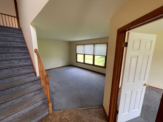 Photo - Spacious Home Ready to Rent! Don’t Miss Out!