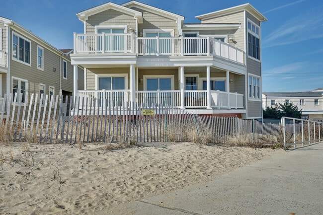 Building Photo - 209 Beach Front Unit 1 Rental