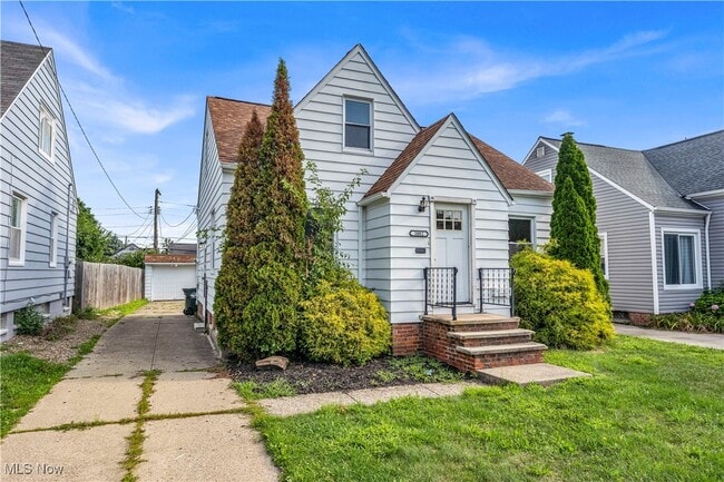 Photo - 3002 Wellington Ave