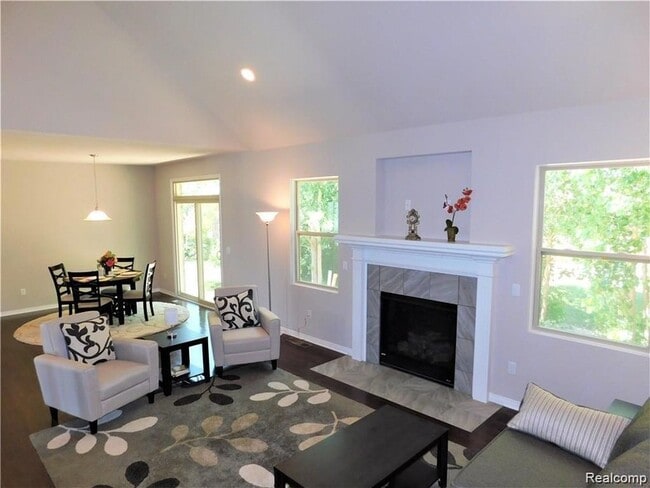 Photo - 20955 Oak Ridge Dr