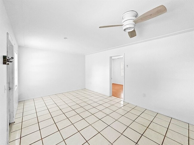 Photo - 10464 106th Ave N Unidad 8