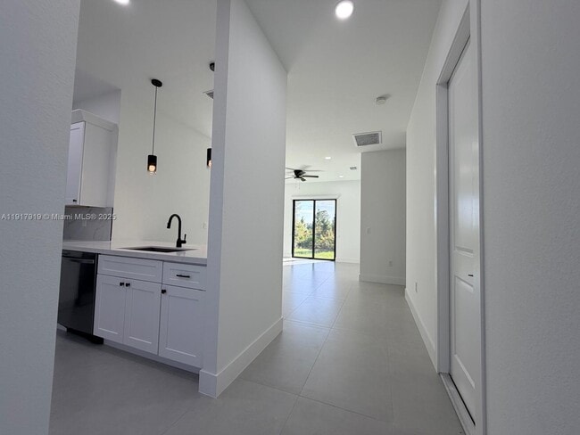 Photo - 1144 Mobley St E