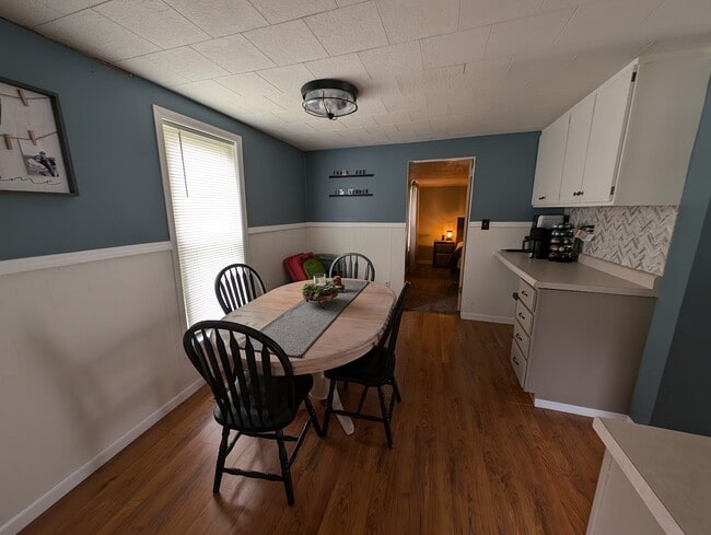 Photo - 608 8th Ave SW