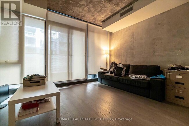 Photo - 111 Bathurst St Unité 421