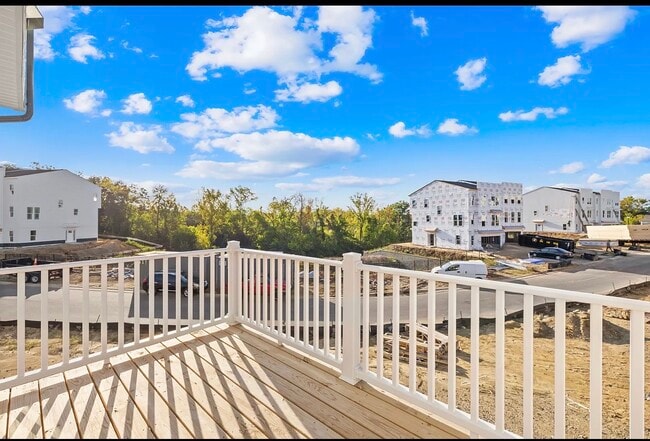 Photo - 2092 Barrowcliffe Dr NW