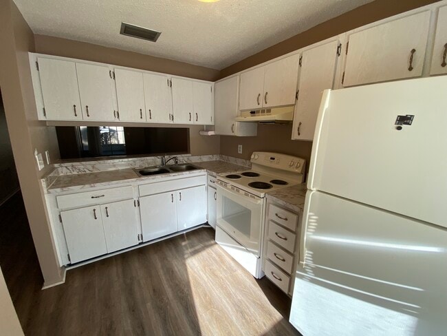 Photo - 2849 Westmoreland Ct