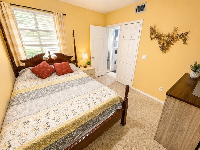 Photo - 819 Schumann Dr