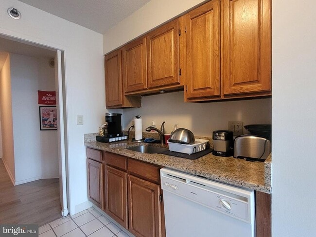 Photo - 2020 Walnut St Unit 22H