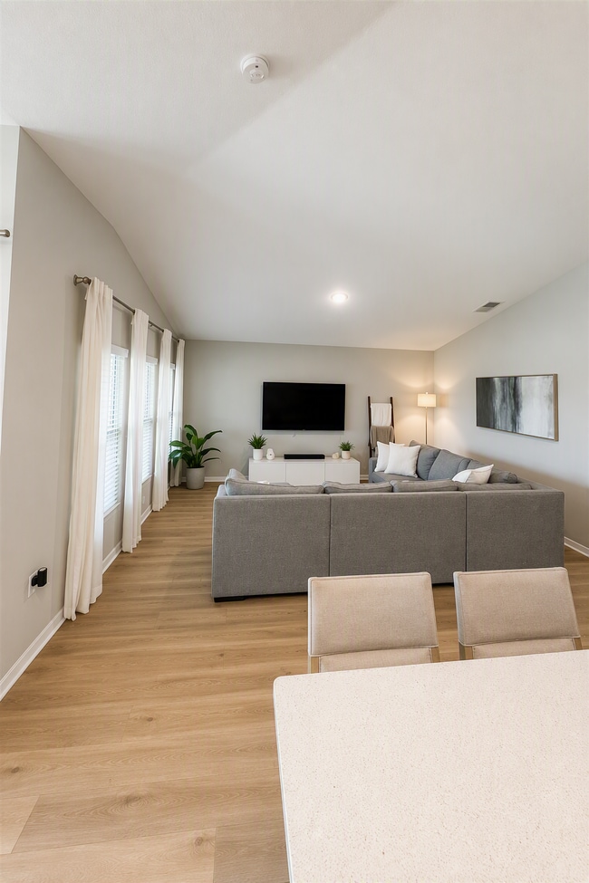 Photo - 5492 Siltstone St