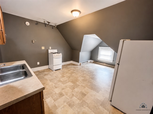 Photo - 16 West St Unit 3