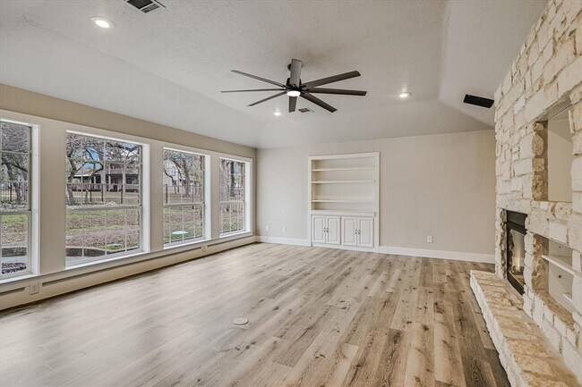 Photo - 11 Brookhollow Dr