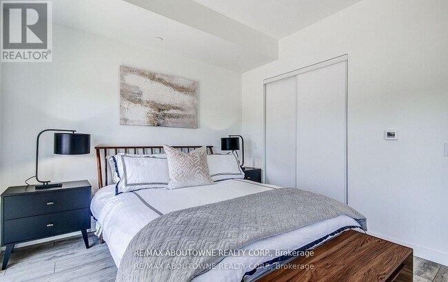 Photo - 133 Bronte Rd Unité B0915