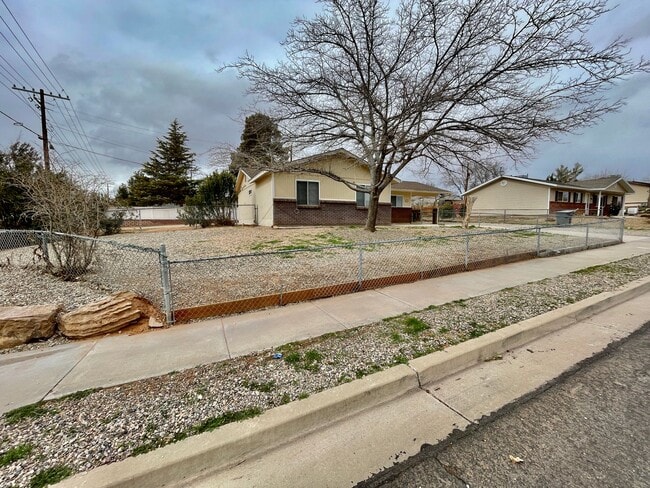 Photo - Pet Friendly Home in Washington with Large Fenced Yard