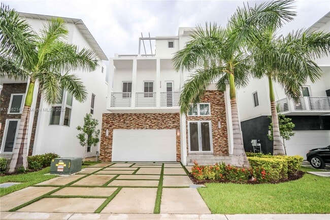 Building Photo - 8241 NW 34th St Rental