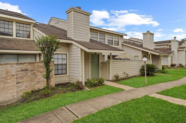 Photo - 6261 Ludington Dr