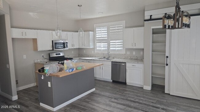 Photo - 854 S Comanche Ct