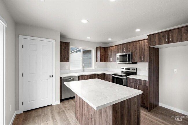 Photo - 503 Hamlow Ave