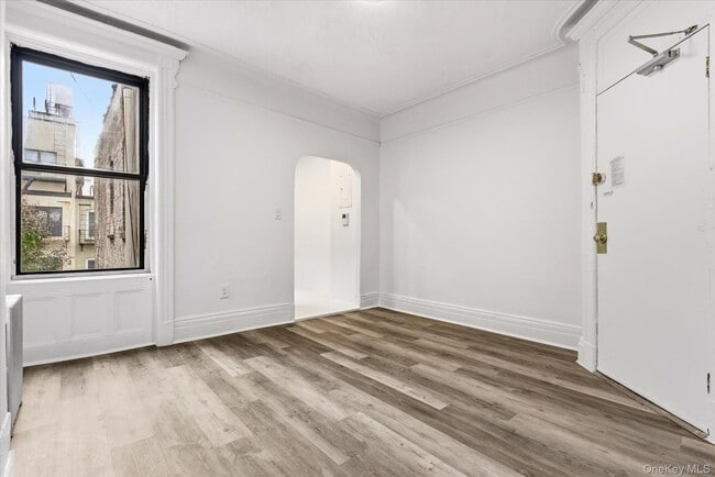 Photo - 422 Bleecker St Unit 3L