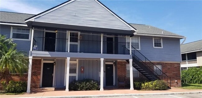 Building Photo - 200 Country Club Dr Unit 906