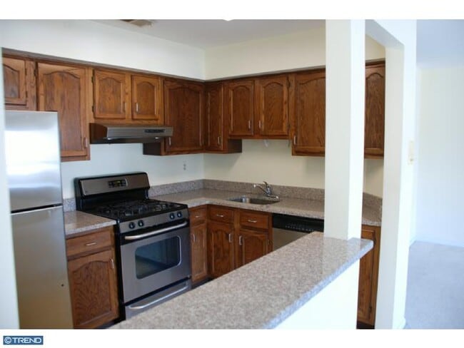 kitchen - 106 Heritage Blvd Unit 5