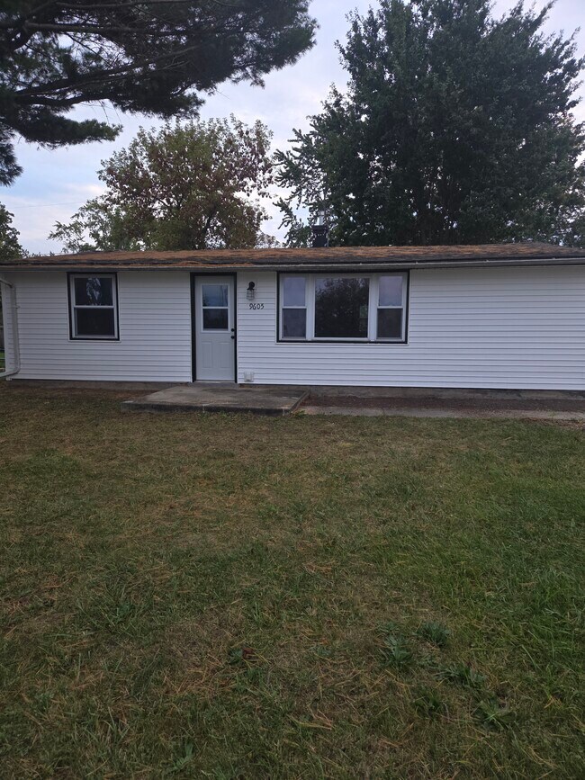 Building Photo - 9605 Riverview Ln