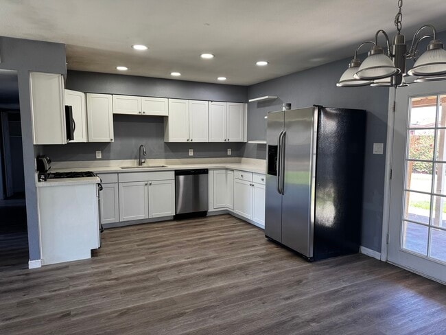 Photo - 2211 N 50th Dr