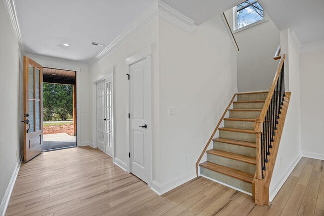 Photo - 387 Lake Farm Dr