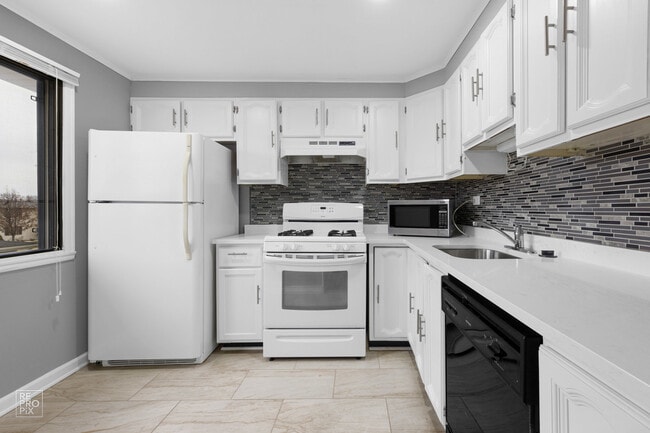 Photo - 115 Millbrook Ln